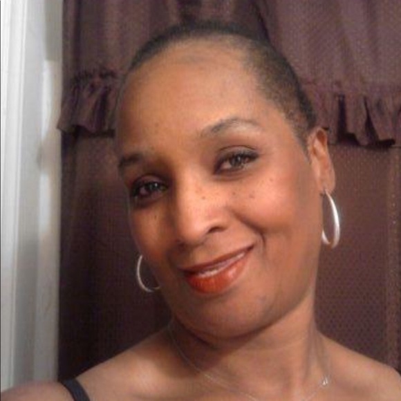 Meet your Posher, Michelle - Picture 1 of 1